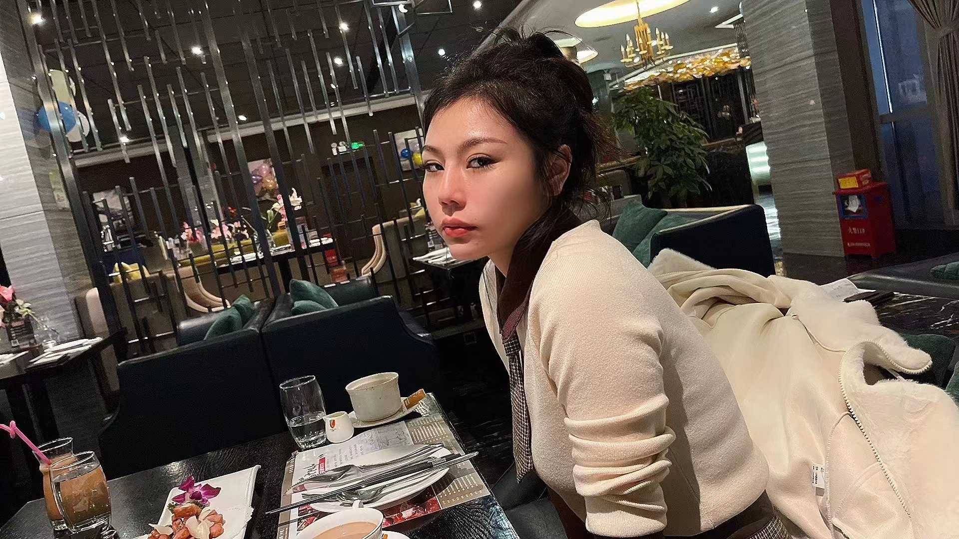 高端火辣性感红场会所